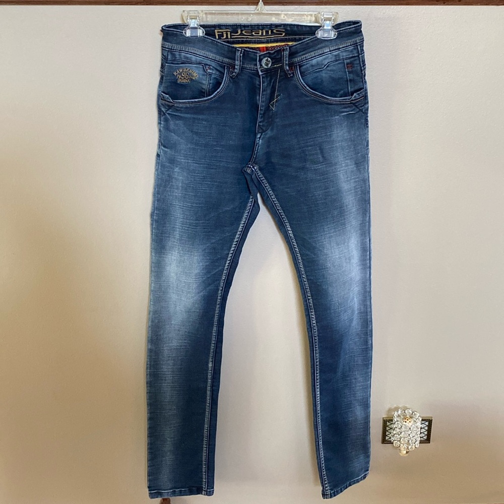Fji Jeans man’s straight leg blue denim cotton 5 pocket jean from India 32x32”